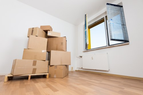 Efficient local moving service for small removals and storage transport